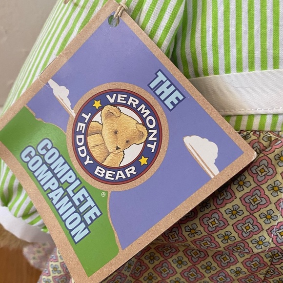 Vermont Teddy Bear Company Grandma Jointed Plush Complete Outfit NEW - Picture 6 of 10